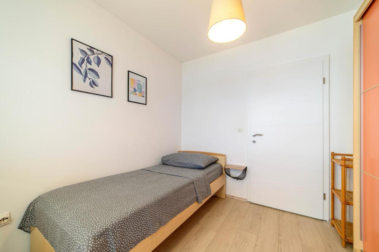 Apartment Seaside Zaboric Buitenkant foto